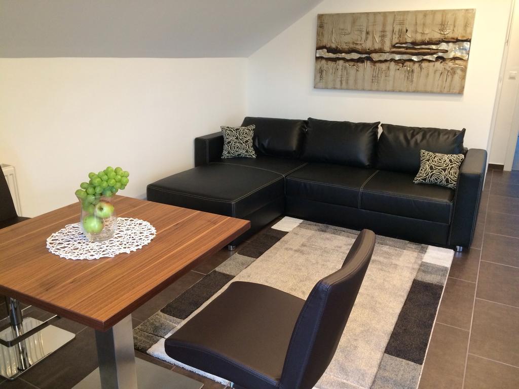 Leiner Apartman Heviz Room photo
