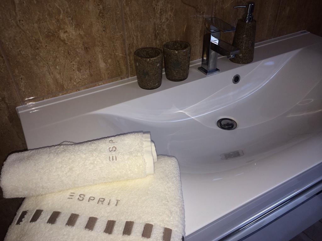 Leiner Apartman Heviz Room photo