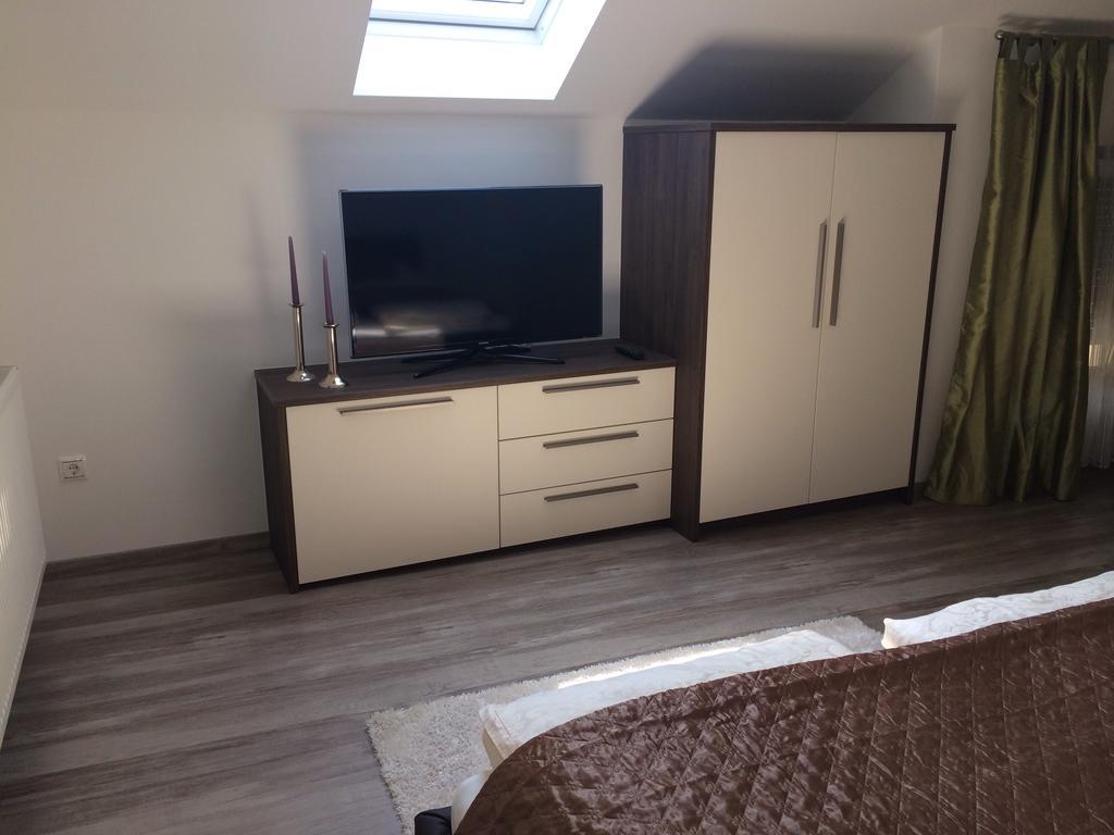 Leiner Apartman Heviz Room photo