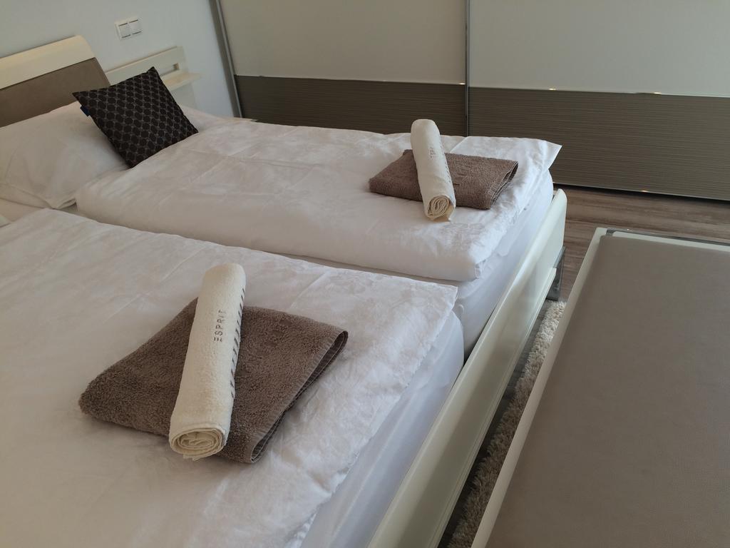 Leiner Apartman Heviz Exterior photo