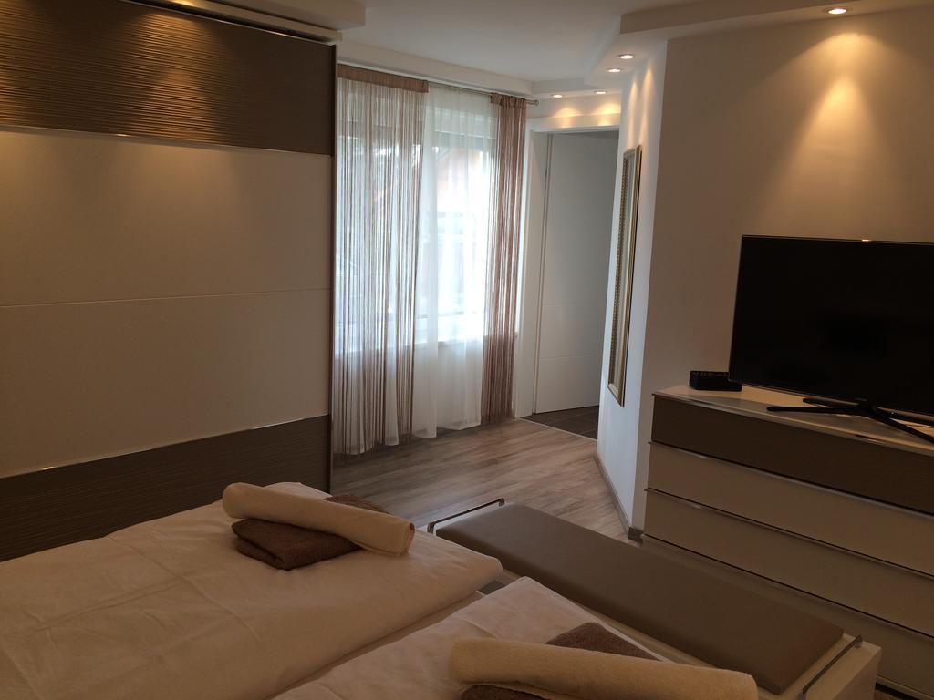 Leiner Apartman Heviz Room photo
