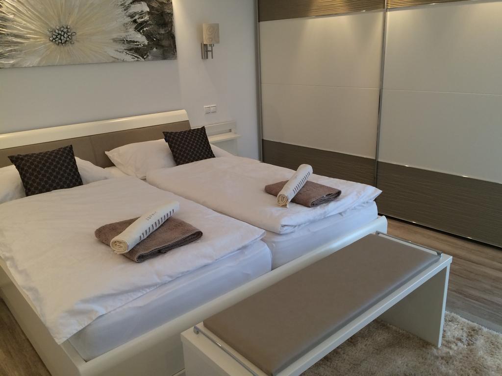 Leiner Apartman Heviz Room photo