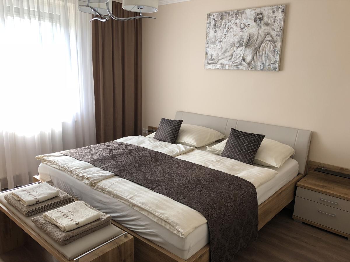 Leiner Apartman Heviz Exterior photo